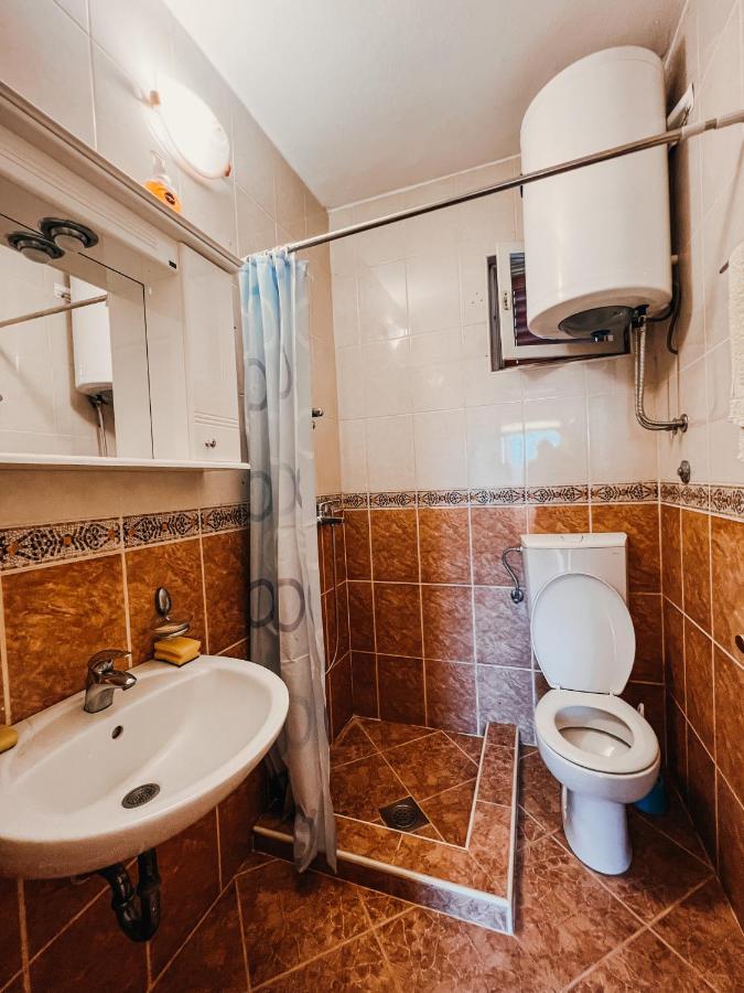 Vladivostok Apartments Tivat Exteriör bild