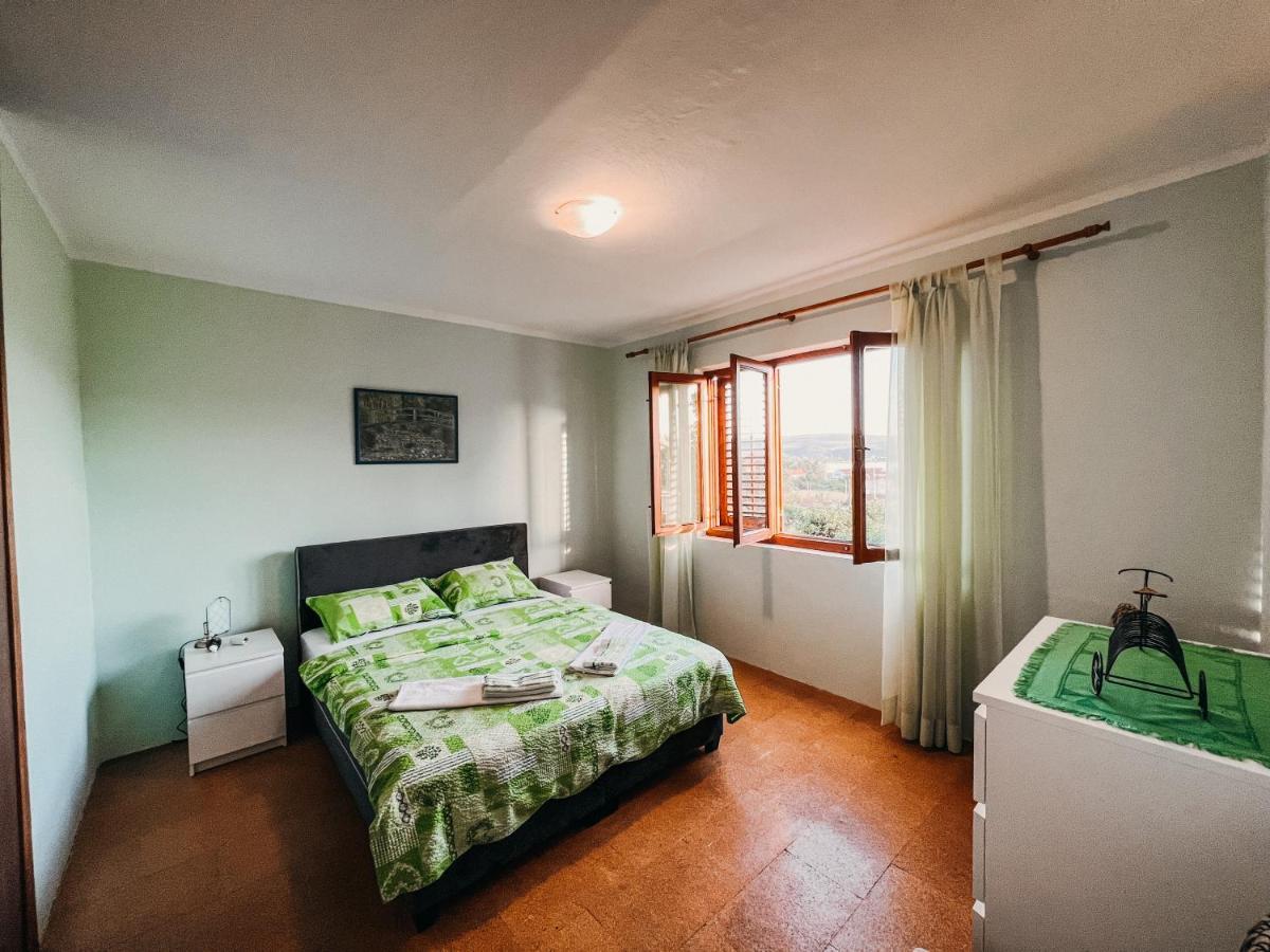Vladivostok Apartments Tivat Exteriör bild