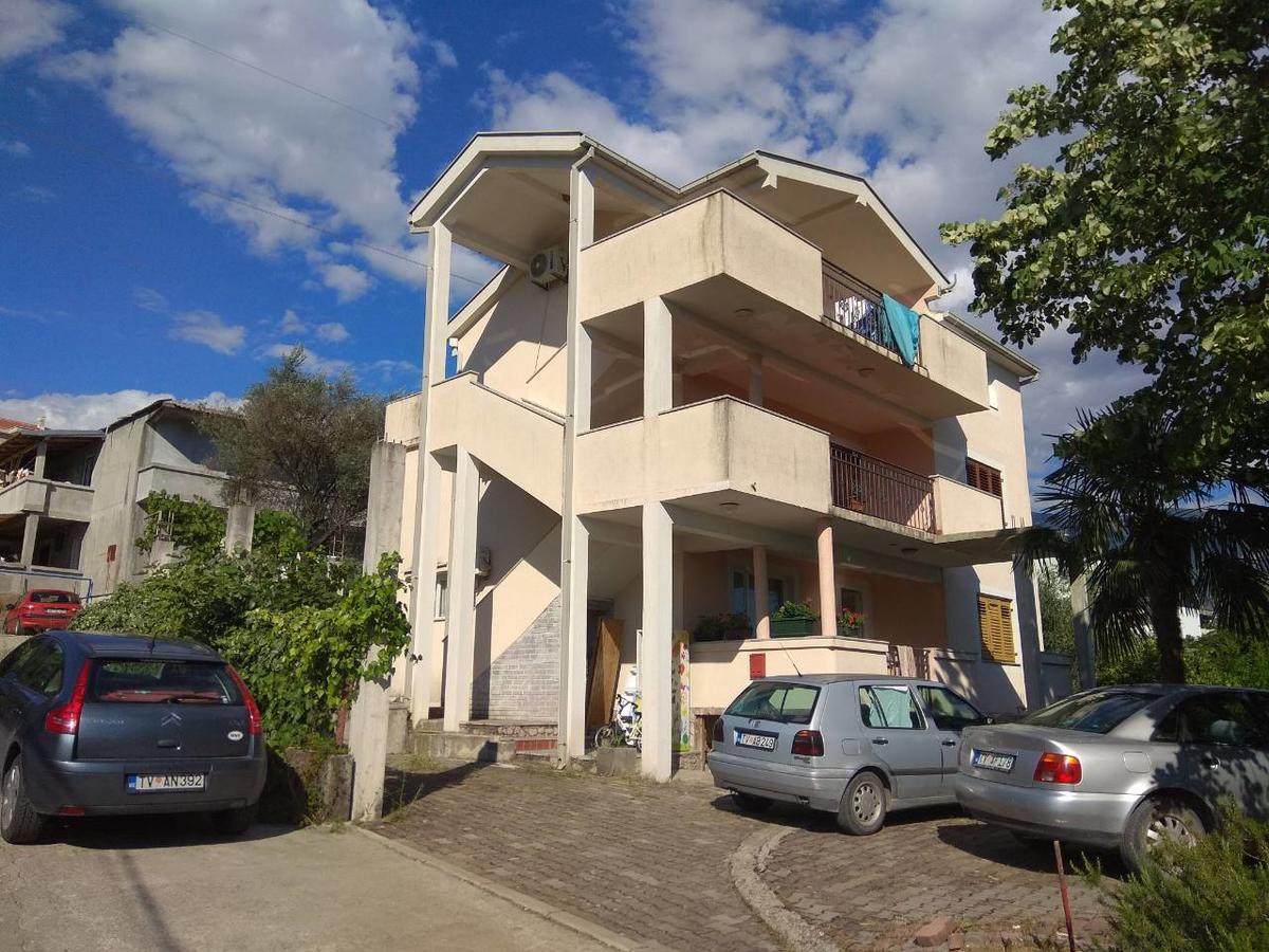 Vladivostok Apartments Tivat Exteriör bild